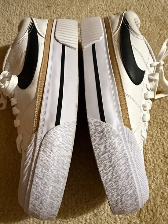 WOMEN'S NIKE COURT LEGACY LIFT PLATFORM SNEAKERS size 9 - Picture 14 of 16